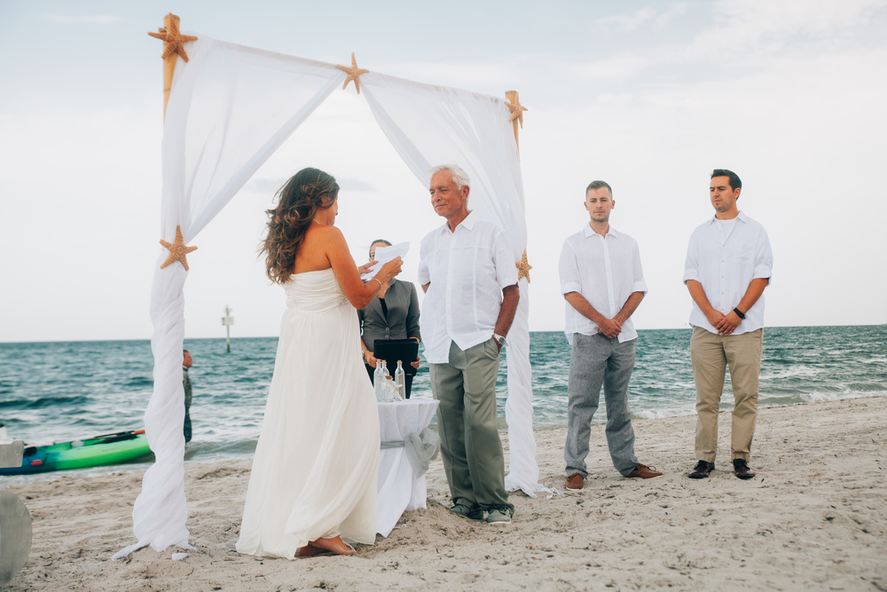 Robert and Elina beach wedding