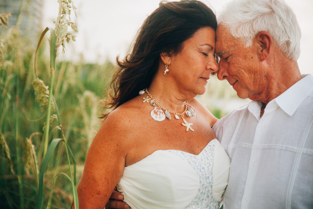 Robert and Elina beach wedding