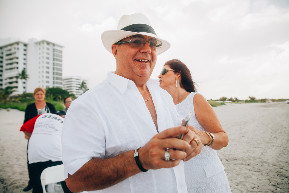Robert and Elina beach wedding