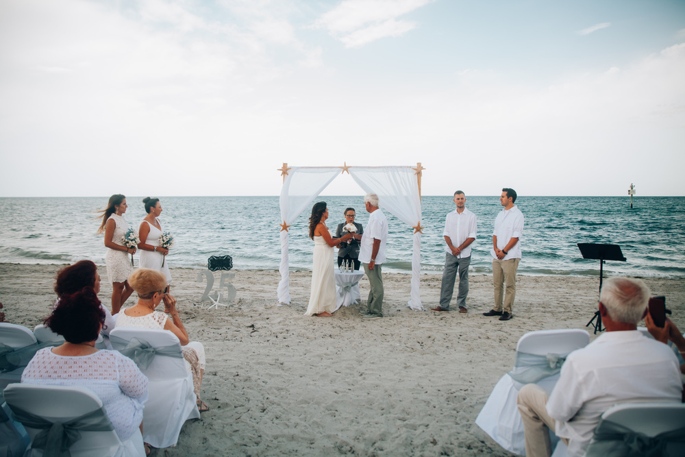 Robert and Elina beach wedding