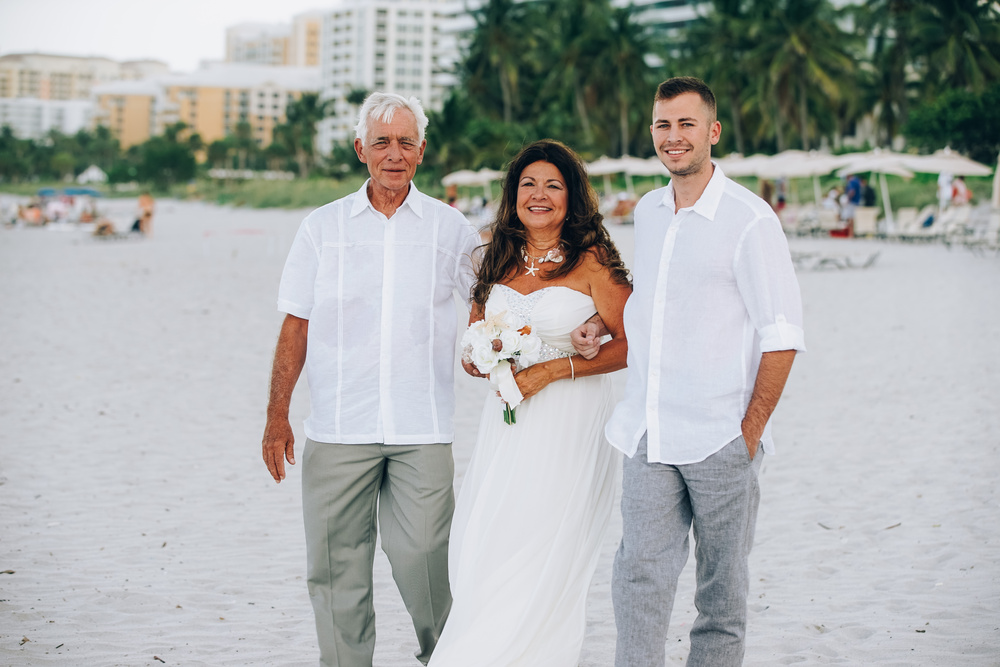 Robert and Elina beach wedding