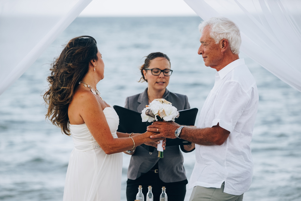 Robert and Elina beach wedding