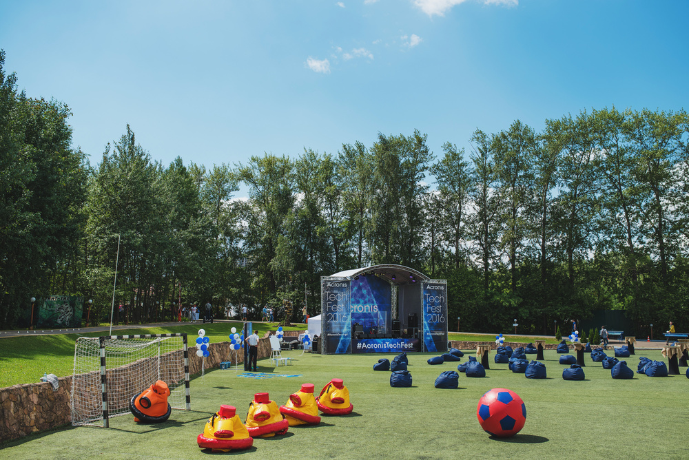 ЛЕТНЯЯ ВЕЧЕРИНКА ACRONIS TECH FEST 