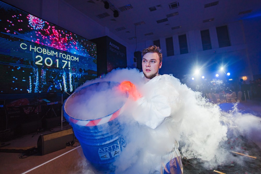 НОВОГОДНЯЯ ВЕЧЕРИНКА ACRONIS RACING NIGHT 