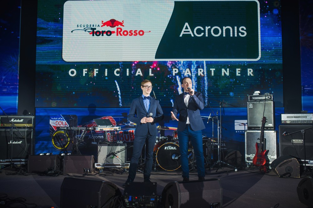 НОВОГОДНЯЯ ВЕЧЕРИНКА ACRONIS RACING NIGHT 