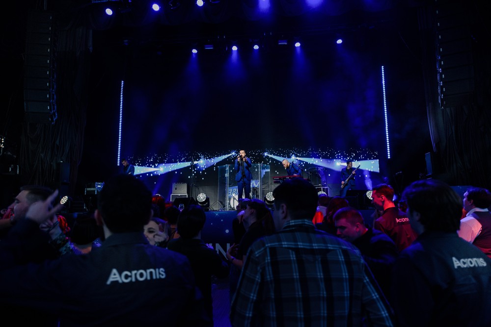 НОВОГОДНЯЯ ВЕЧЕРИНКА ACRONIS & VIRTUOZZO ACROSS THE UNIVERSE 