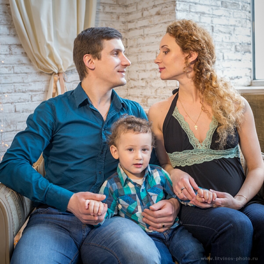 Аня, Женя и Роберт. В ожидании.